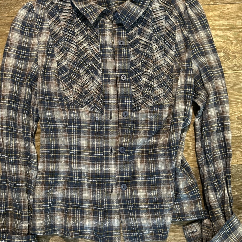 Theme pleated Jean shirt.